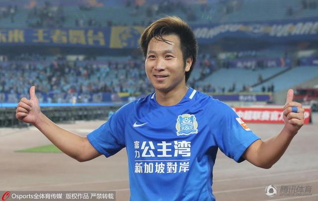 吃过了夜饭，杨若晴当面跟左老夫人辞行。